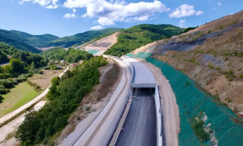 nikolloski ne autostraden kercove oher ne muajt e ardhshem do te hapen per qarkullim 10 kilometrat me te komplikuar 6a64c320bdb08