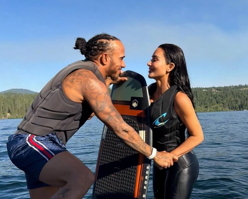 pas vdekjes se gjyshes se kim kardashian lewis hamilton e mbeshtet me nje mesazh prekes 6a59537ce82df