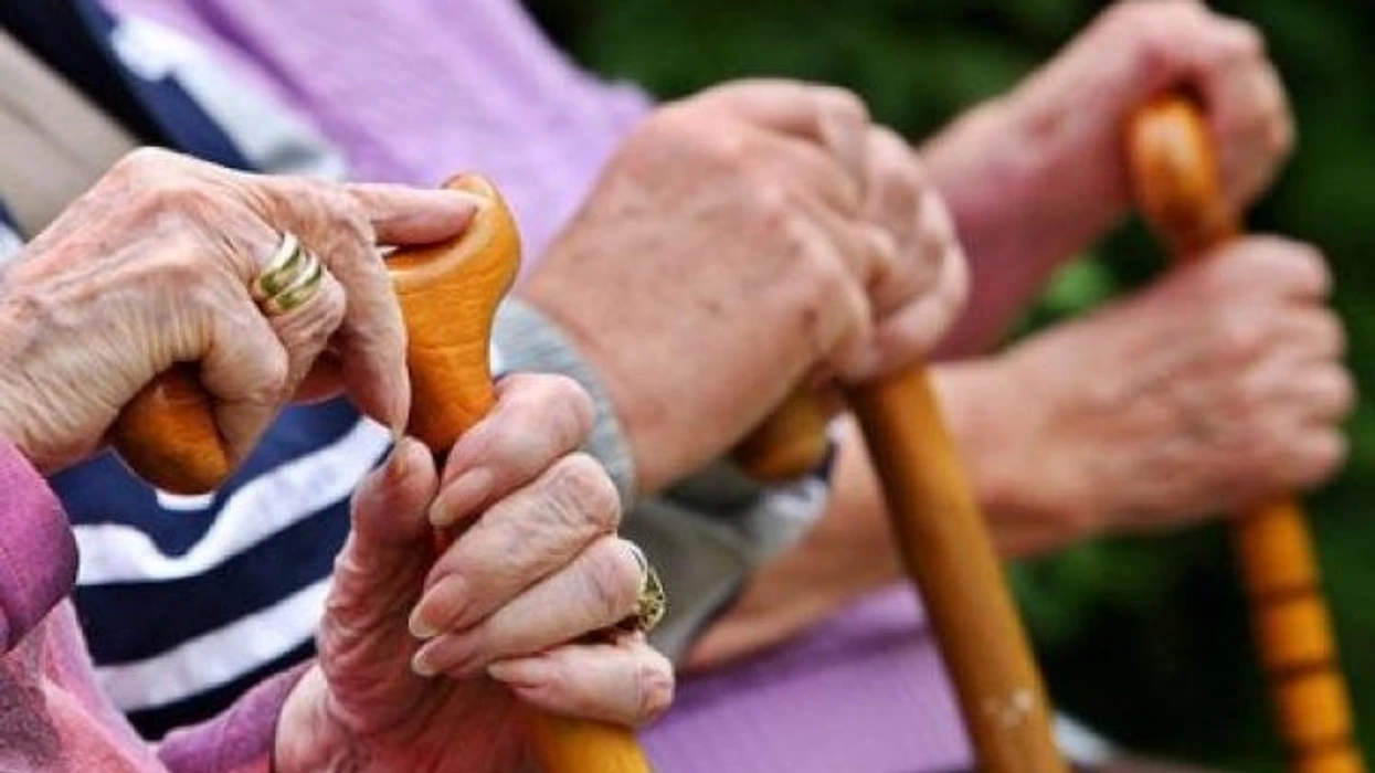 Pensionimi në moshën 72 vjeçare, reagon LSM: Nuk është zgjidhje e duhur për të mbuluar problemet financiare të Fondit Pensional 1 pensionimi ne moshen 72 vjecare reagon lsm nuk eshte zgjidhje e duhur per te mbuluar problemet financiare te fondit pensional 6a52335155268