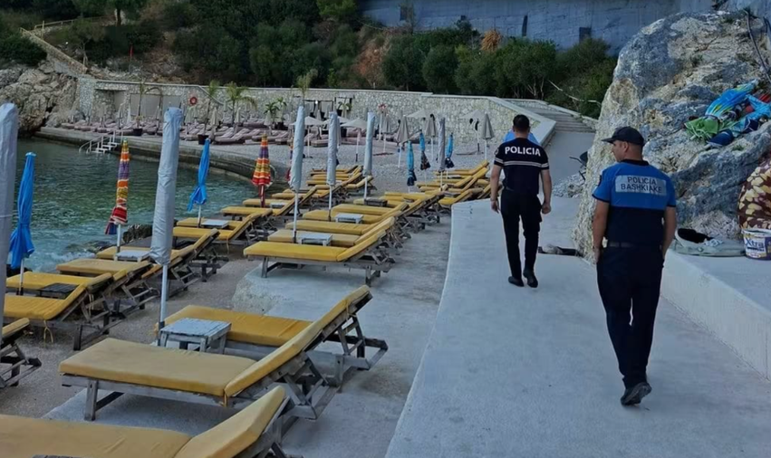 Policia Bashkiake nis aksionin për lirimin e hapësirave publike në plazhet e Vlorës 1 policia bashkiake nis aksionin per lirimin e hapesirave publike ne plazhet e vlores 6a6c53ef0fbde