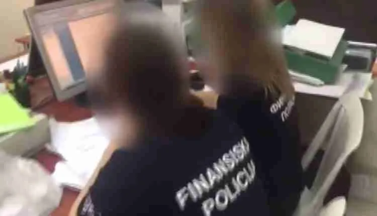 Policia ngre padi ndaj pesë personave dhe katër kompanive, e dëmtuan Agjencinë për punësim me 3.5 milionë denarë 3 policia ngre padi ndaj pese personave dhe kater kompanive e demtuan agjencine per punesim me 3 5 milione denare 6a5e9c2056e75