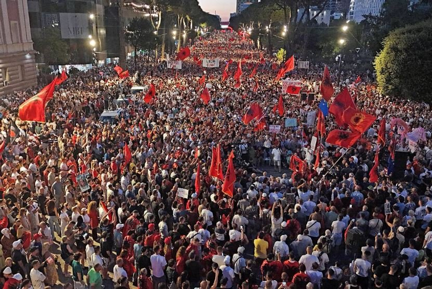 protesta kombetare per doreheqjen e rames hyn ne diten e 42 sot i bashkohen revoltes edhe shqiptare nga diaspora 6a51da040fcd9