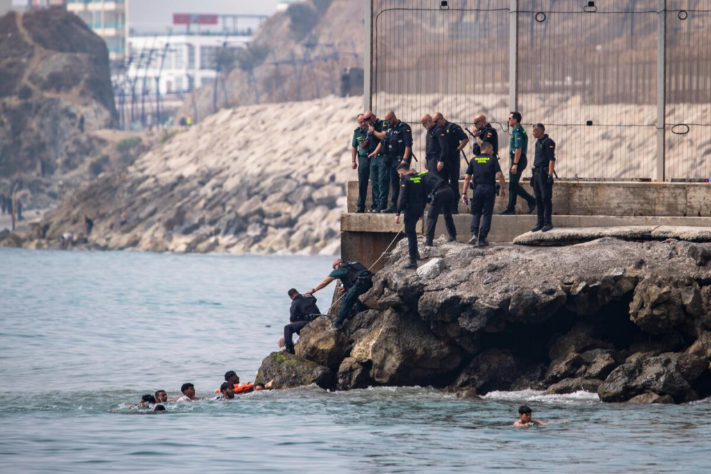 Pse Ceuta është porta më e rrezikshme e emigrantëve drejt Europës? 3 pse ceuta eshte porta me e rrezikshme e emigranteve drejt europes 6a6c6b068a4f1