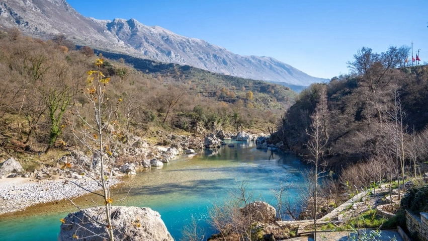 Rrezikonte mbytjen në lumin Vjosa në Këlcyrë, banori shpëton nga mbytja një turiste 10-vjeçare 2 rrezikonte mbytjen ne lumin vjosa ne kelcyre banori shpeton nga mbytja nje turiste 10 vjecare 6a5e7c302c5a6