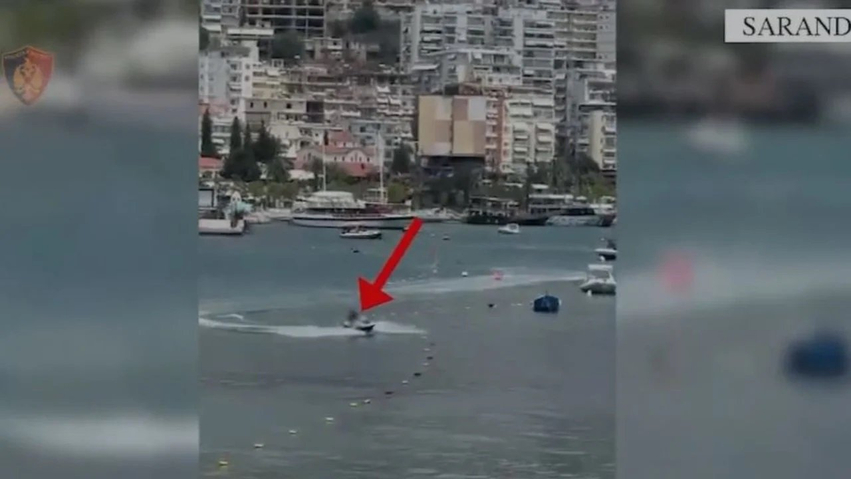 Shkelën perimetrin e sigurisë, bllokohen dy Jet Ski në Sarandë, gjobë edhe 500 mijë lekë 1 shkelen perimetrin e sigurise bllokohen dy jet ski ne sarande gjobe edhe 500 mije leke 6a4b7a8fa4dbd