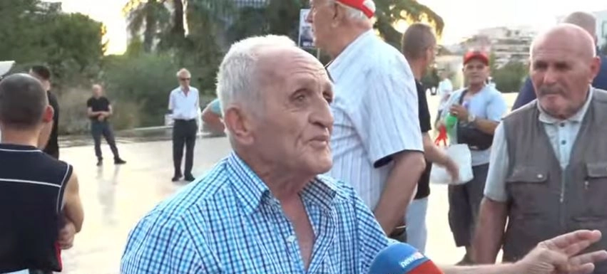 “Të ikin sa më parë këta qelbësira”- Qytetari në ditën e 51-të të revoltës: As pronat s’na i kompensuan! 3 te ikin sa me pare keta qelbesira qytetari ne diten e 51 te te revoltes as pronat sna i kompensuan 6a5e600f574bb