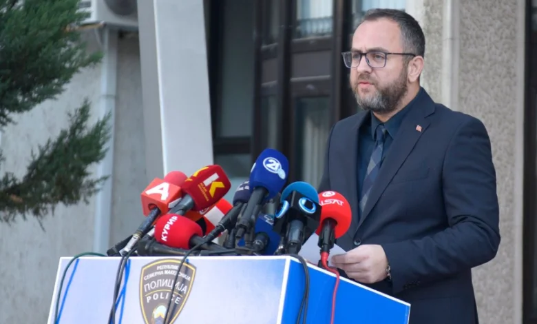 Toshkovski: Në kushte paqeje, sistemet e ujësjellësit nuk duhet të sigurohen nga Ushtria e Policia! 4 toshkovski ne kushte paqeje sistemet e ujesjellesit nuk duhet te sigurohen nga ushtria e policia 6a674b4e3d442
