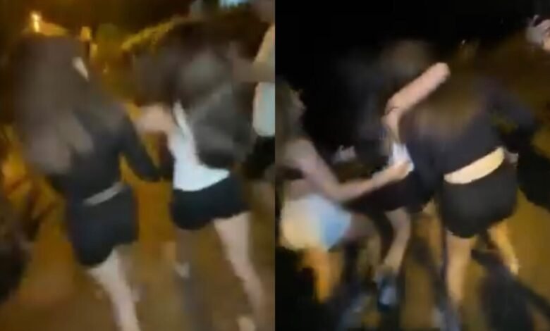 TRONDITËSE: Video e dhunës brutale ndaj një vajze në Aerodrom – e tërheqin për flokësh, e rrahin, ndërsa dhjetëra fëmijë brohorasin dhe filmojnë 6 tronditese video e dhunes brutale ndaj nje vajze ne aerodrom e terheqin per flokesh e rrahin ndersa dhjetera femije brohorasin dhe filmojne 6a451f2677ee6