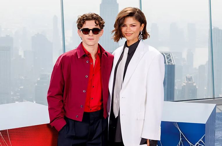 zendaya dhe tom holland rikthejne kujtimet e spider man cifti rikrijon fotot ikonike pas 10 vitesh 6a636efcbfe6f