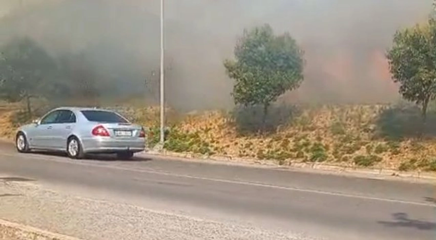 Zjarri mbërrin pranë banesave në Elbasan, zjarrfikësit drejt neutralizimit të flakëve 3 zjarri mberrin prane banesave ne elbasan zjarrfikesit drejt neutralizimit te flakeve 6a5f9570604d8