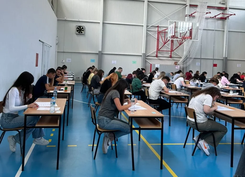 Afati i gushtit për maturën shtetërore nesër dhe të premten, provimet zhvillohen në katër qytete 3 afati i gushtit per maturen shteterore neser dhe te premten provimet zhvillohen ne kater qytete 6a7af5da79d64