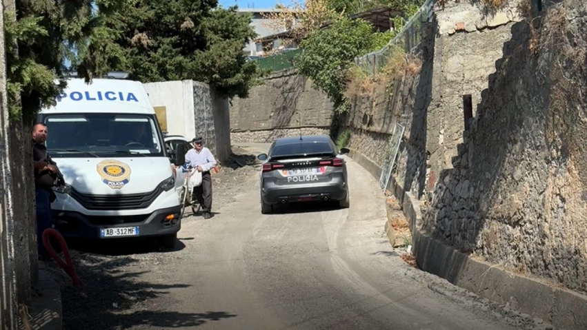 Alarm për bombë edhe në Gjykatën e Lezhës/ Evakuohet personeli, policia nis menjëherë kontrollet 2 alarm per bombe edhe ne gjykaten e lezhes evakuohet personeli policia nis menjehere kontrollet 6a9024b009047