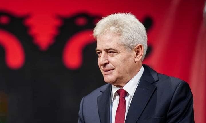 Ali Ahmeti përkujton viktimat e Lubotenit: Plagët e historisë nuk mbyllen duke i harruar 3 ali ahmeti perkujton viktimat e lubotenit plaget e historise nuk mbyllen duke i harruar 6a7c9b922b30f
