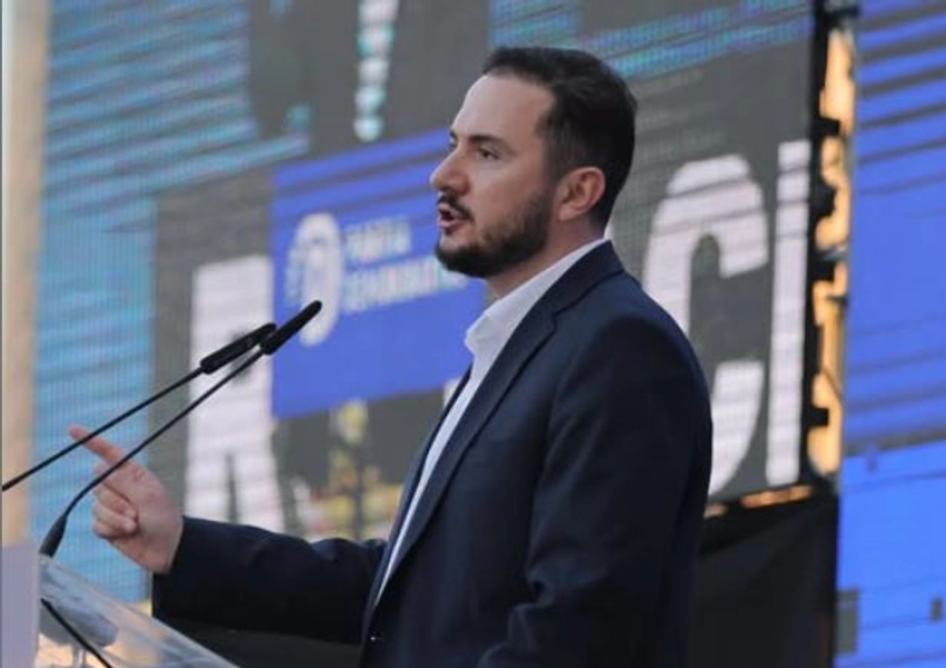 Arrestimi i Ergys Agasit, Salianji: Rama ka autorizuar kapjen e shtetit nga njerëz me lidhje me botën kriminale! 3 arrestimi i ergys agasit salianji rama ka autorizuar kapjen e shtetit nga njerez me lidhje me boten kriminale 6a8fec737bde5