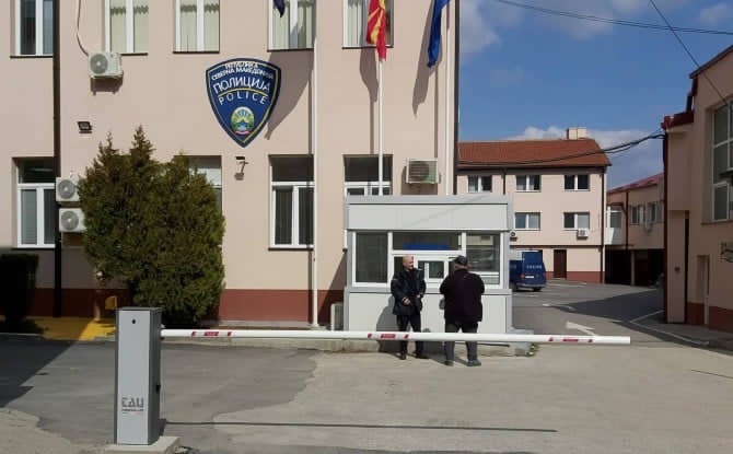 Arrestohet 38-vjeçari nga Kumanova, dyshohet se sulmoi fizikisht bashkëshorten 3 arrestohet 38 vjecari nga kumanova dyshohet se sulmoi fizikisht bashkeshorten 6a7f5aad6063f