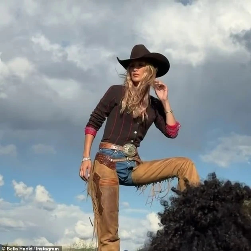 bella dhe gigi hadid sjellin stilin kauboj ne setin e ri fotografik 6a93e21b1cc9c