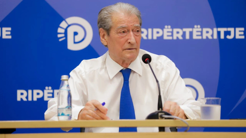 Berisha pajiset me vizë amerikane, pritet të tërheqë pasaportën të martën 3 berisha pajiset me vize amerikane pritet te terheqe pasaporten te marten 6a95a2f24706c