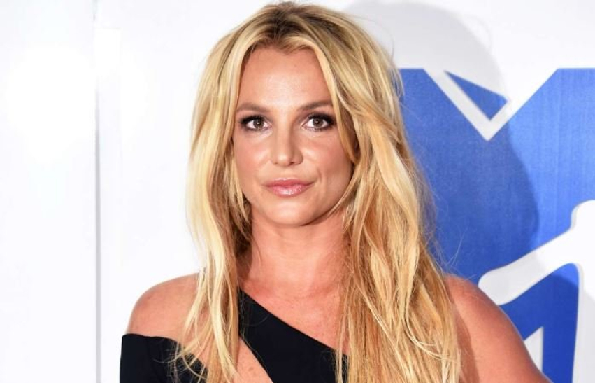 britney spears rrefehet kam qare per dy muaj 6a78a31bf3273