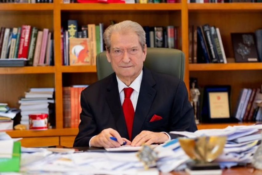 Deklaratat skandaloze të Zelenskit në Beograd, reagon Sali Berisha: Janë nxitje të serbomadhit Vuçiq 2 deklaratat skandaloze te zelenskit ne beograd reagon sali berisha jane nxitje te serbomadhit vuciq 6a79bad2ba76d