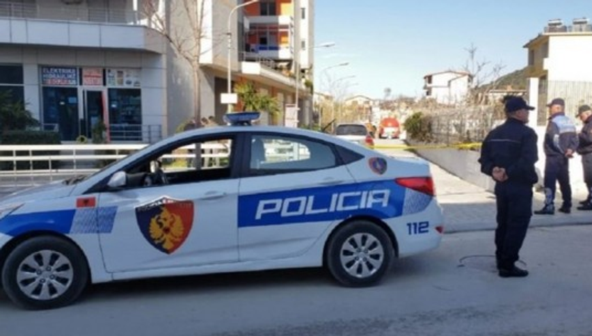 Dibër: Parandalohet përshkallëzimi i një konflikti në familje, një person në pranga, një në arrati 3 diber parandalohet pershkallezimi i nje konflikti ne familje nje person ne pranga nje ne arrati 6a8052afb9cd7