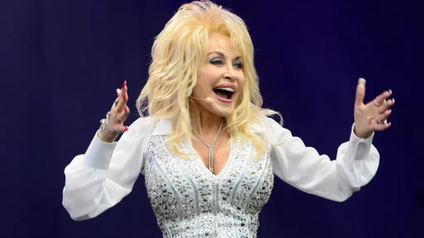 dolly parton planifikoi te hapte nje kuti misterioze ne ditelindjen e saj te 100 te 6a8f60fd14eb5