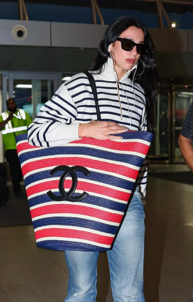 dua lipa udheton me stil por canta chanel merr gjithe vemendjen 6a7f0260da315