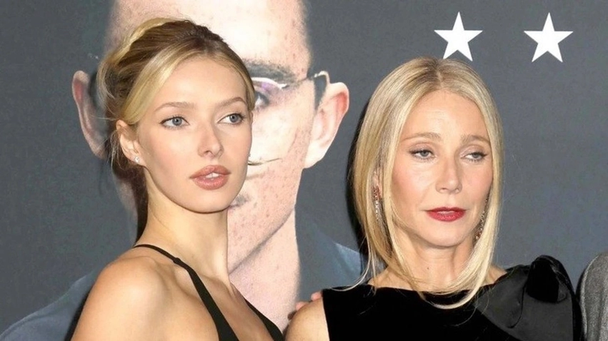 Gwyneth Paltrow dhe vajza e saj Apple pozojnë me bikini, shumë komentojnë për ngjashmërinë e tyre 3 gwyneth paltrow dhe vajza e saj apple pozojne me bikini shume komentojne per ngjashmerine e tyre 6a80a842bb7fc
