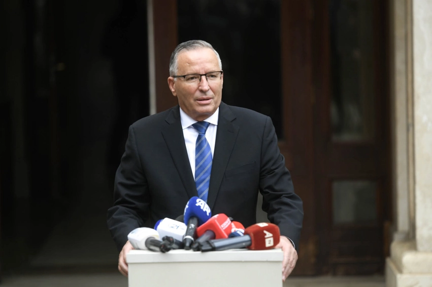 Hamza: 16 shtatori duhet të sjellë drejtësi dhe kthimin e ish-krerëve të UÇK-së 1 hamza 16 shtatori duhet te sjelle drejtesi dhe kthimin e ish krereve te uck se 6a81f81415bb8