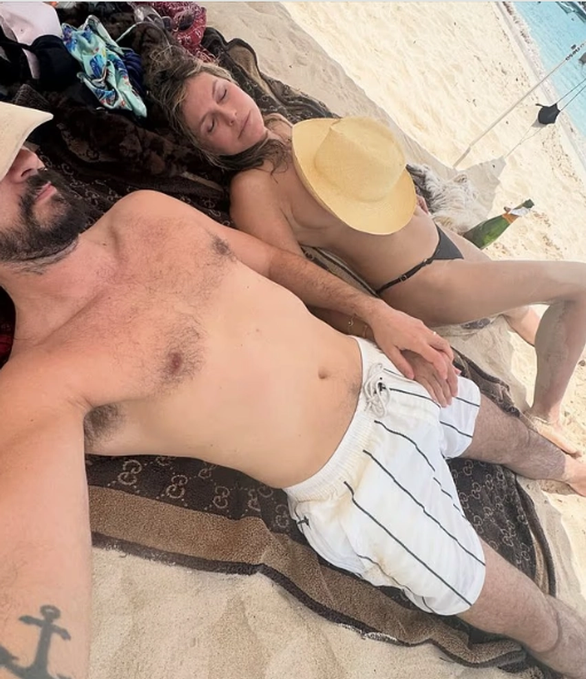 Heidi Klum feston 7-vjetorin e martesës me Tom Kaulitz, publikon poza intime 3 heidi klum feston 7 vjetorin e marteses me tom kaulitz publikon poza intime 6a71ef7b8e861