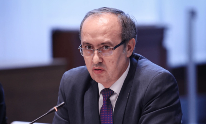 hoti ruajtja e kushtetutshmerise eshte mbi cdo interes elektoral 6a7c79d3b6359