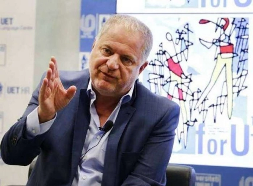 “I bëri pritë Albinit, por ra në kurthin e vet” – Profesori ‘shpërthen’ ndaj Baton Haxhiut 1 i beri prite albinit por ra ne kurthin e vet profesori shperthen ndaj baton