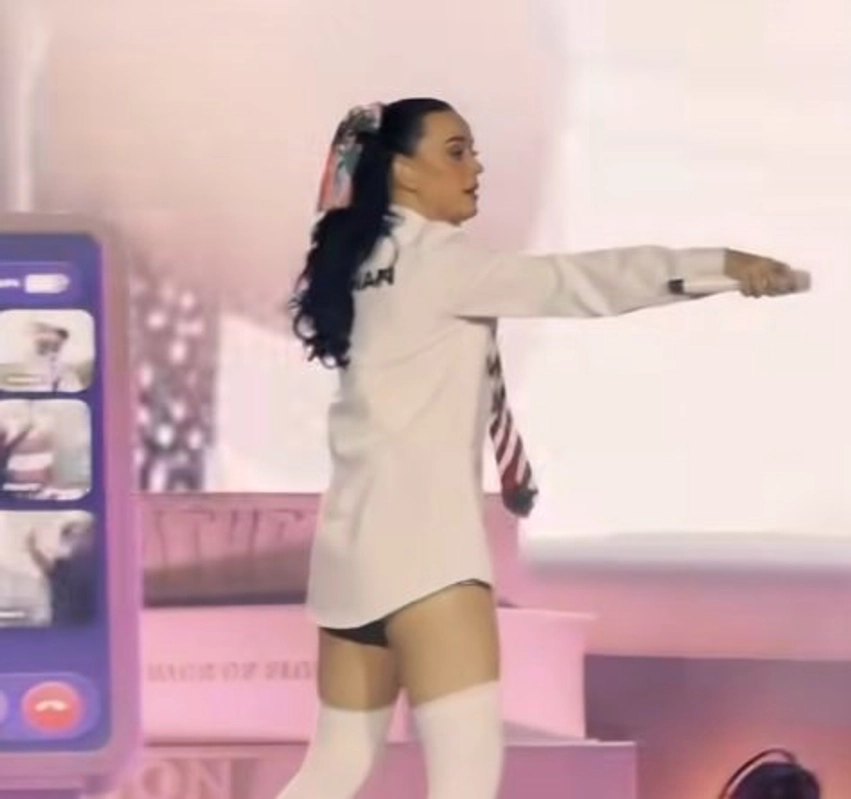 Justin Trudeau surprizoi në Sunny Hill/ Ish-kryeministri kanadez ndoqi nga afër koncertin e Katy Perry 3 justin trudeau surprizoi ne sunny hill ish kryeministri kanadez ndoqi nga afer koncertin e katy perry 6a6ddedd3489f
