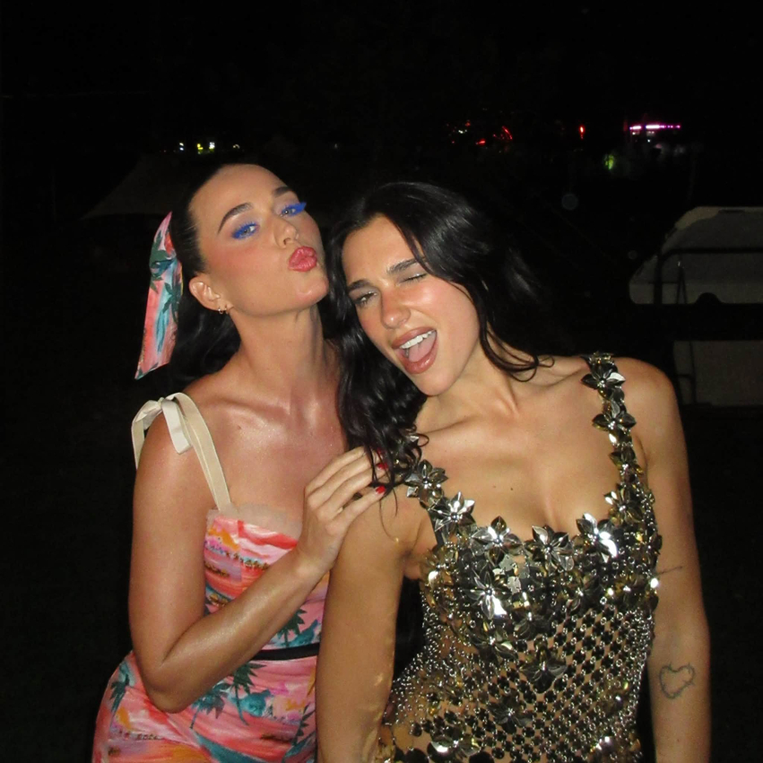 katy perry na coi ne hene dua lipa shkruan per naten e pare te sunny hill 6a6e333bae8e3
