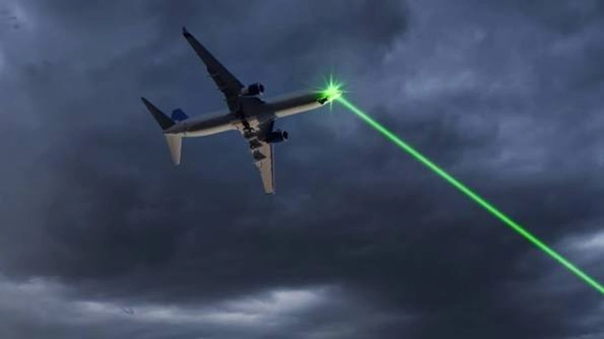 kontrolloret paralajmerojne per rrezikun e lazereve ndaj avioneve 6a7b98d73a04a