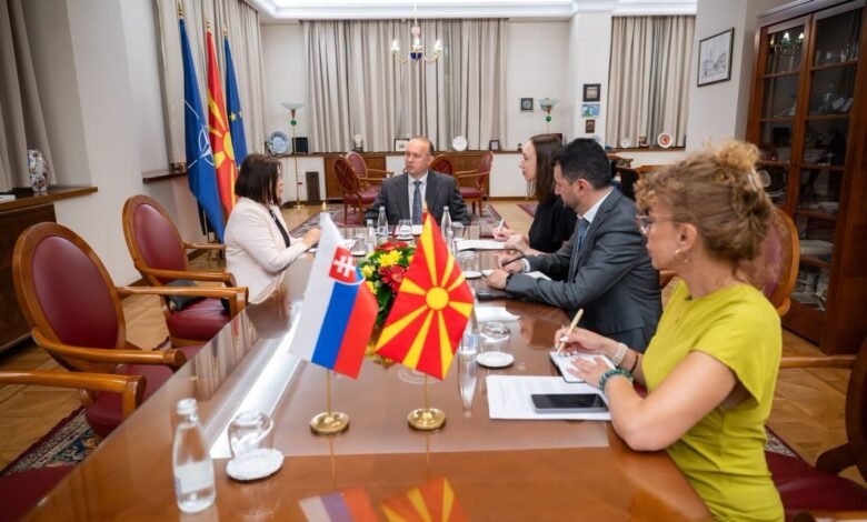 Kryeparlamentari Gashi pret ambasadoren e Sllovakisë, Iveta Hricova: U riafirmuan marrëdhëniet e shkëlqyera mes dy vendeve 3 kryeparlamentari gashi pret ambasadoren e sllovakise iveta hricova u riafirmuan marredheniet e shkelqyera mes dy vendeve 6a75e6a1e1348