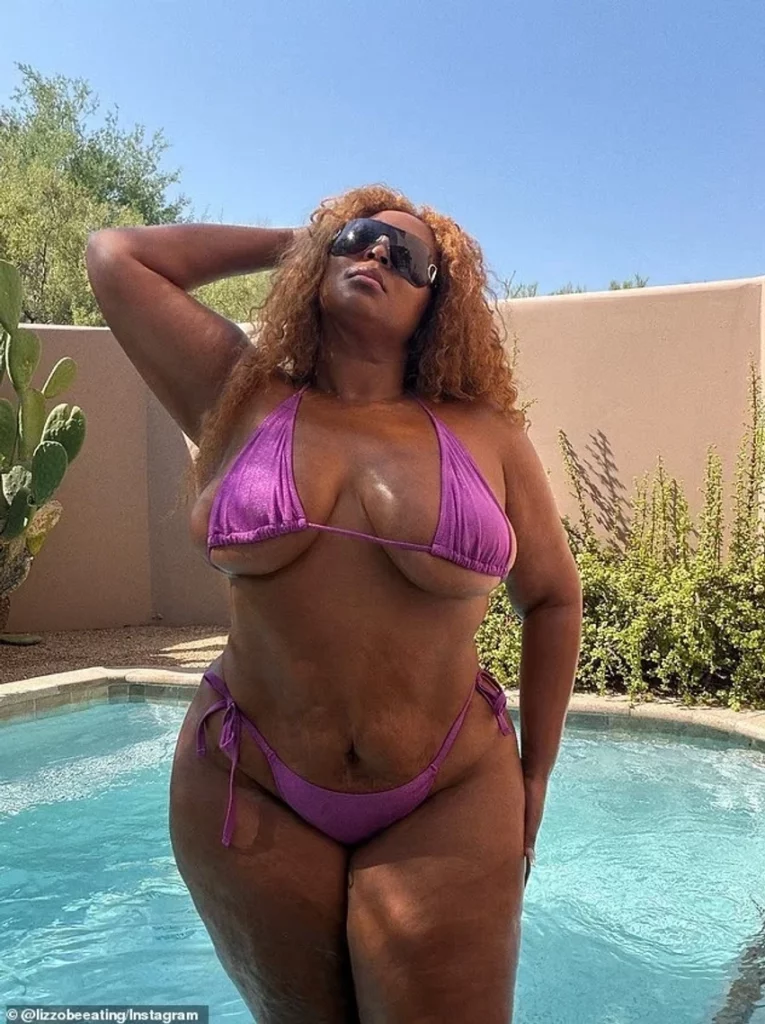 lizzo pozon me bikini dhe feston humbjen e peshes 6a7a10bc2b7f8