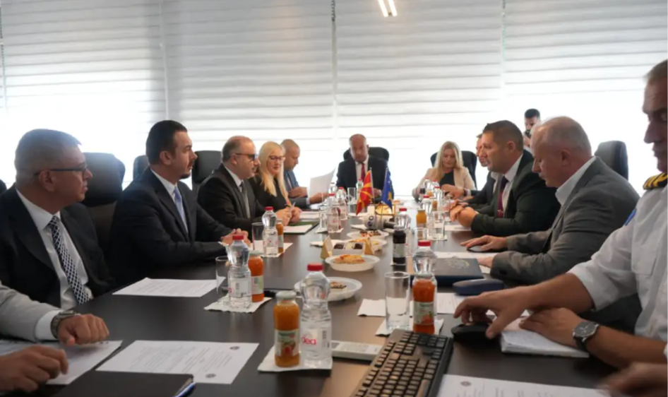 Maqedonia dhe Kosova forcojnë bashkëpunimin doganor, fokus te pika kufitare Bllacë–Hani i Elezit 4 maqedonia dhe kosova forcojne bashkepunimin doganor fokus te pika kufitare bllace hani i elezit 6a8d86ce68389