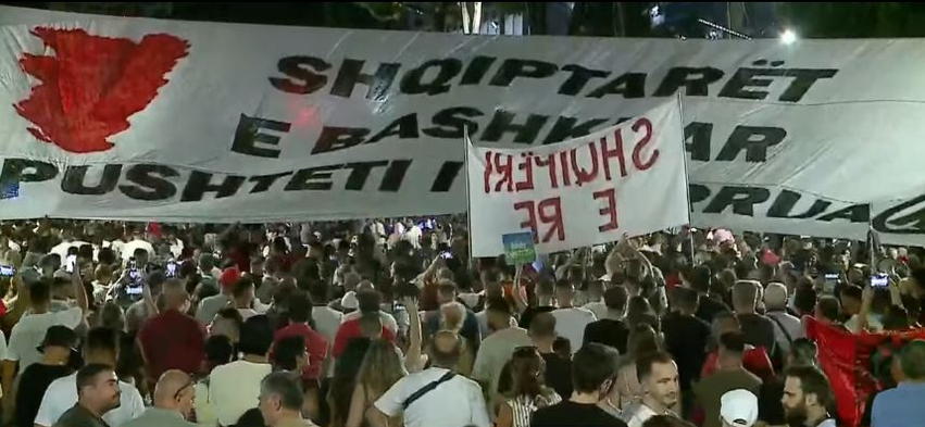 Mbyllet protesta e 63 antiqeveritare 2 mbyllet protesta e 63 antiqeveritare 6a6e6a50e1643