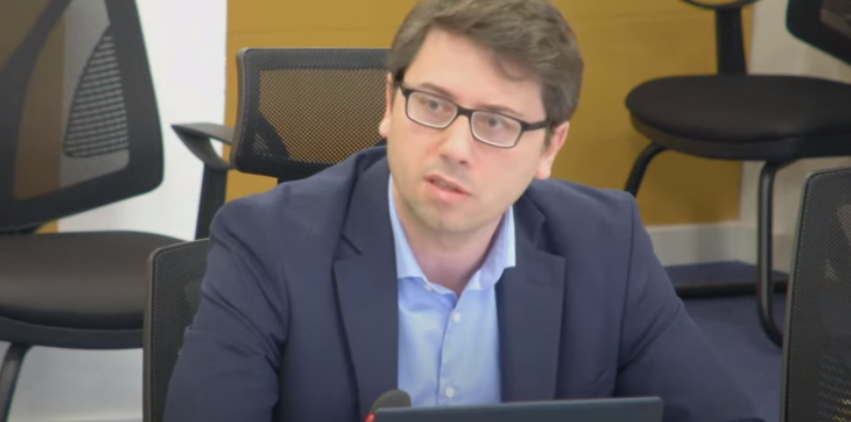 Murati: Buxheti për komunat rritet në 907 milionë euro në vitin 2027 1 murati buxheti per komunat rritet ne 907 milione euro ne vitin 2027 6a8446b302153