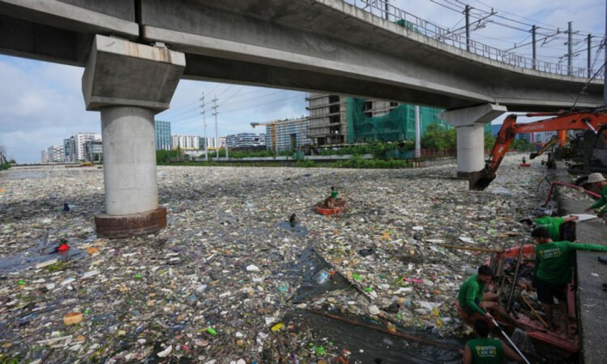 Musonet përmbytin Filipinet, 16 viktima dhe tonelata mbeturinash pushtojnë lumin në Manila 1 musonet permbytin filipinet 16 viktima dhe tonelata mbeturinash pushtojne lumin ne manila 6a7b6170b2efe