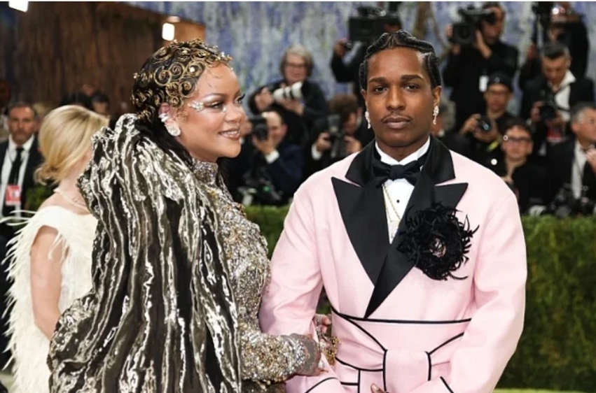 Pas gati 10 vitesh pritje, Rihanna rikthehet në studio për këngë të reja 2 pas gati 10 vitesh pritje rihanna rikthehet ne studio per kenge te reja 6a74802ecc8d5
