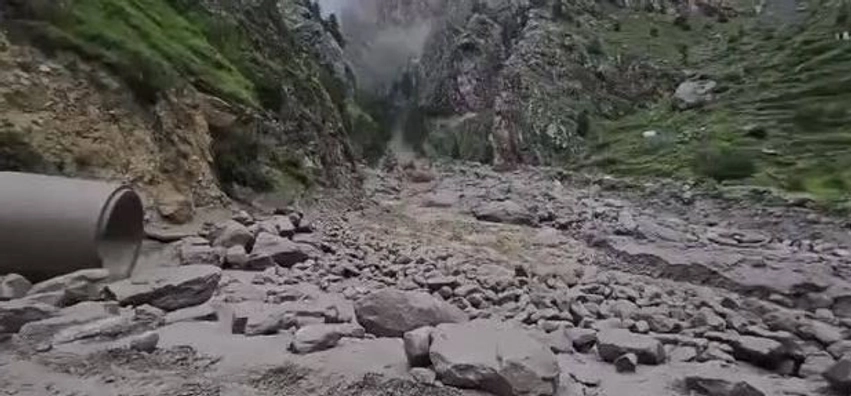 permbytje masive ne indi shkaterrohet ura qe lidh 15 fshatra 6a7ccf12ed5a2