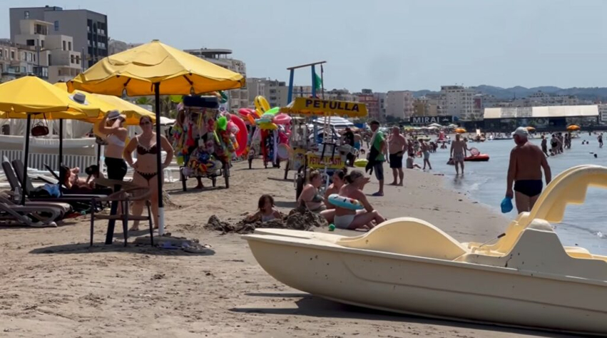 Plazhi i Durrësit, në pikun e sezonit turistik, dyndje drejt në fundjavë jo vetëm nga qytetet e tjera, por edhe shumë të huaj 3 plazhi i durresit ne pikun e sezonit turistik dyndje drejt ne fundjave jo vetem nga qytetet e tjera por edhe shume te huaj 6a6f4b56ab49b
