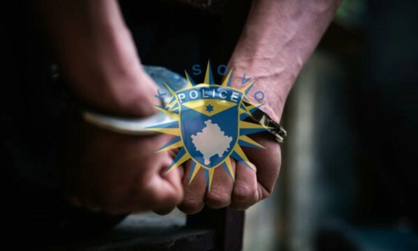Policia e Kosovës arreston të dyshuarin për blerje, shitje dhe posedim të narkotikëve 2 policia e kosoves arreston te dyshuarin per blerje shitje dhe posedim te narkotikeve 6a7f8d703255d