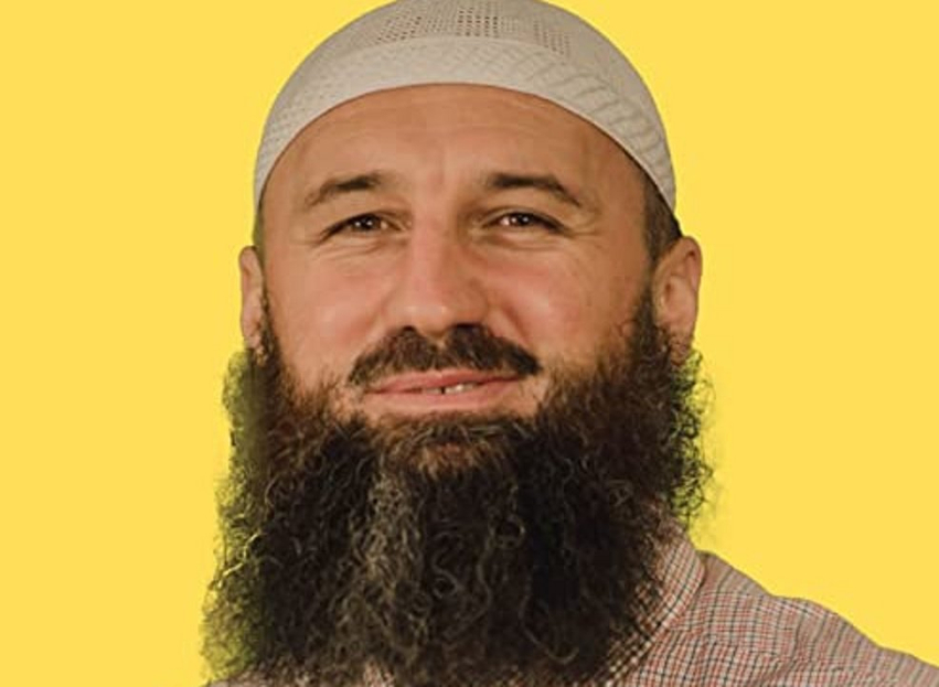 Predikuesi islamik nga Bosnja pritet të dëbohet nga Kosova, çka thonë BIK-u dhe Komuna e Pejës? 2 predikuesi islamik nga bosnja pritet te debohet nga kosova cka thone bik u dhe komuna e pejes 6a7f1cd38ff9f