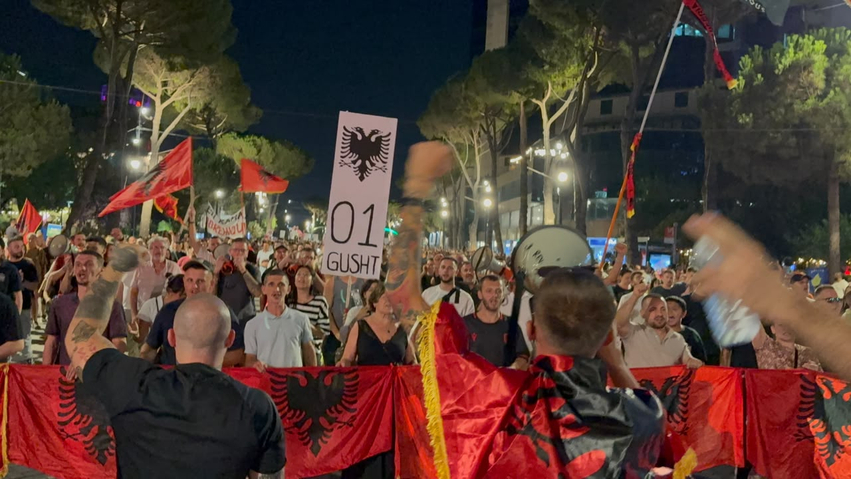 Protesta e 63-të kundër qeverisë dhe kryeministrit, sot në shesh edhe diaspora: Ka nisur numërimi mbrapsht për Edi Ramën 1 protesta e 63 te kunder qeverise dhe kryeministrit sot ne shesh edhe diaspora ka nisur numerimi mbrapsht per edi ramen 6a6d8953d2cf7