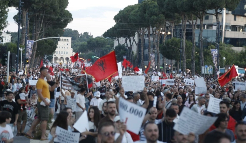 protesta e 77 te kunder rames mergata shqiptare serish sot ne shesh doreheqja e qeverise e panegociueshme 6a801a70cd578