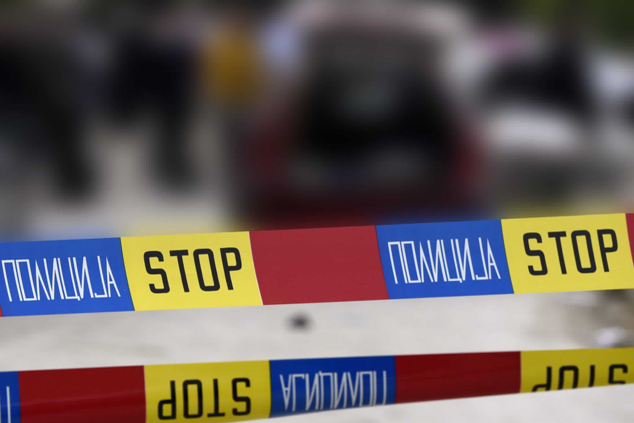 qellohet nga plumbi i revoles vetura e parkuar ne oborr ne rajonin e likoves 6a7658712ba80