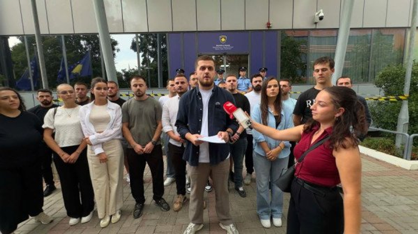 rdk me aksion simbolik para qeverise vendos shiritin e rrezikshmerise aty ku po kryhet krim ndaj republikes 6a92ff749970d