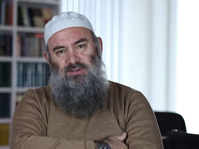 Reagon Bekir Halimi: Kam qenë hoxhë dhe pjesëmarrës në luftërat e UÇK-së 3 reagon bekir halimi kam qene hoxhe dhe pjesemarres ne lufterat e uck se 6a722bbe5c9c9